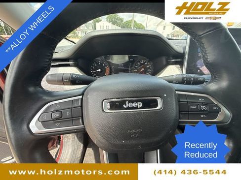Used 2022 Jeep Compass Latitude w/ Sun and Sound Group AWD/4WD image 11