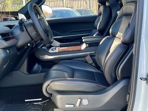 New 2025 Lincoln Navigator Black Label image 15