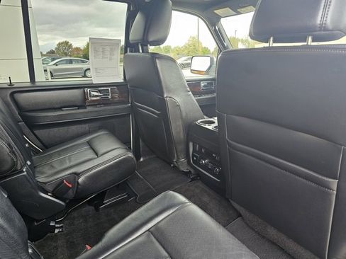 Used 2017 Lincoln Navigator Reserve image 22