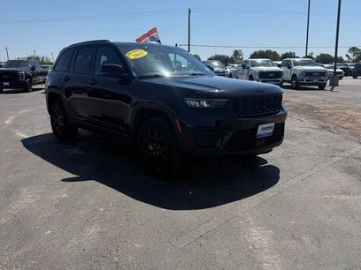 Used 2025 Jeep Grand Cherokee Altitude