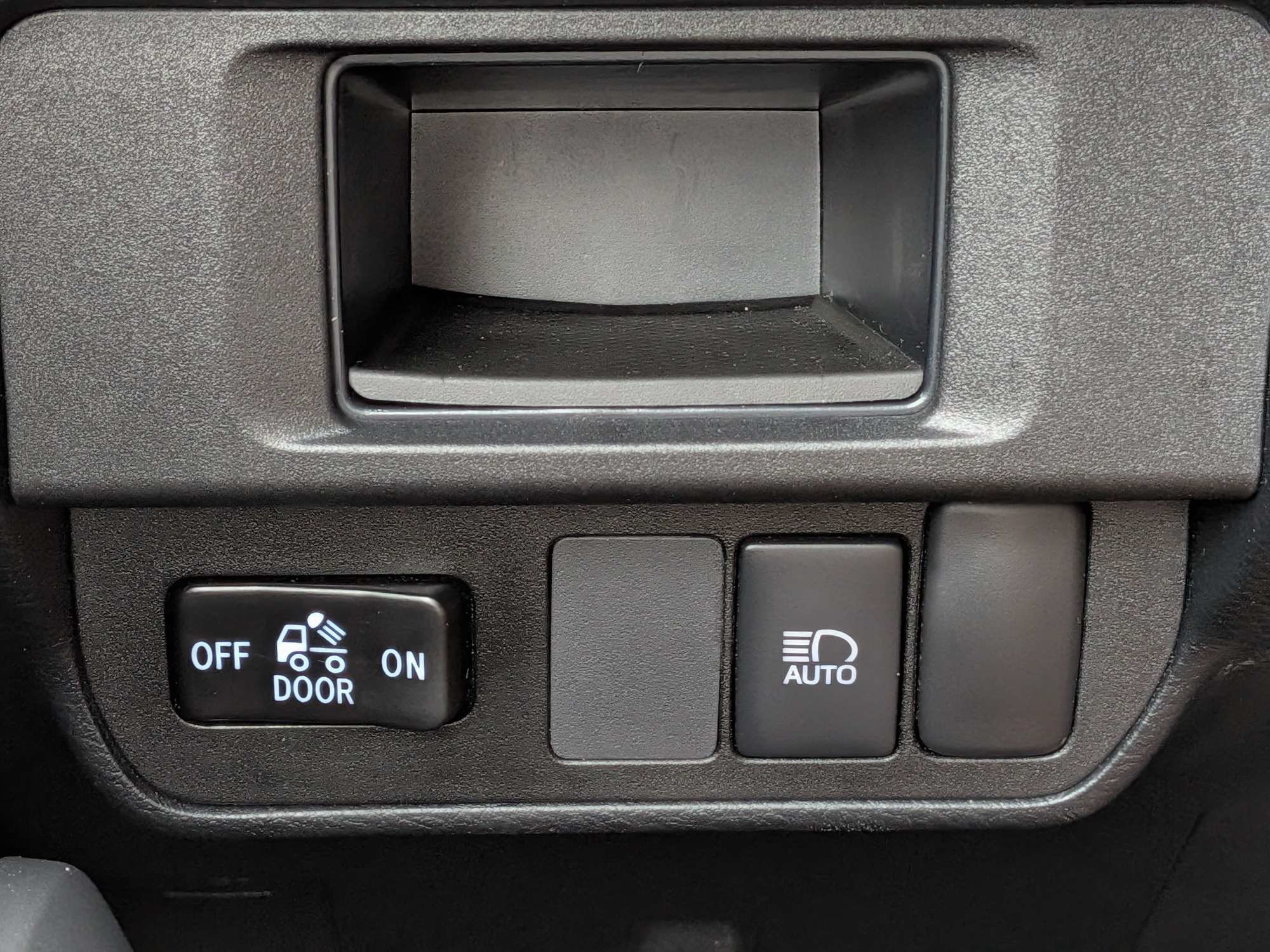 Used 2019 Toyota Tacoma SR w/ SR Convenience Package RWD image 21