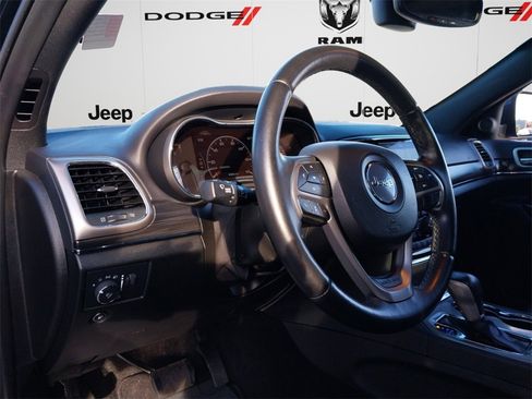 Used 2022 Jeep Grand Cherokee Limited image 13