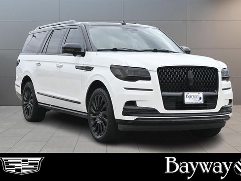 Used 2022 Lincoln Navigator L Black Label AWD/4WD image 3