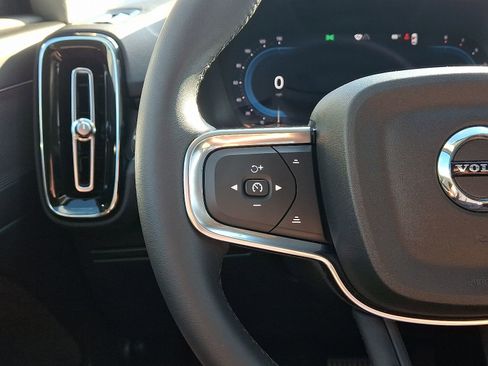 Certified 2024 Volvo XC40 B5 Core image 21