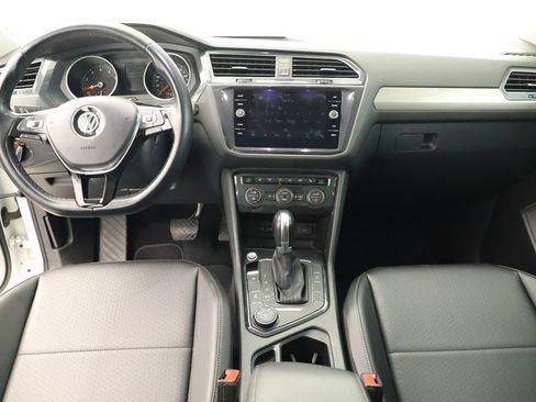 Used 2018 Volkswagen Tiguan SE w/ Panoramic Sunroof Package AWD/4WD image 18