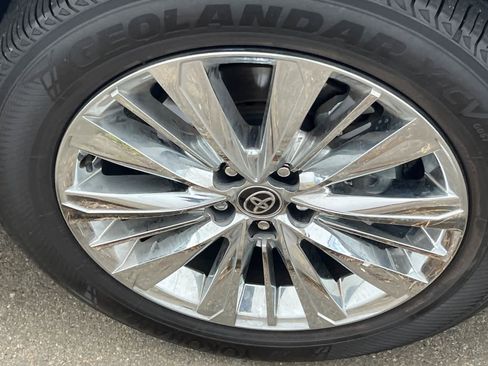Used 2024 Toyota Grand Highlander AWD image 15