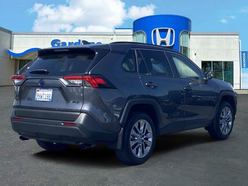 Used 2023 Toyota RAV4 XLE Premium FWD image 6