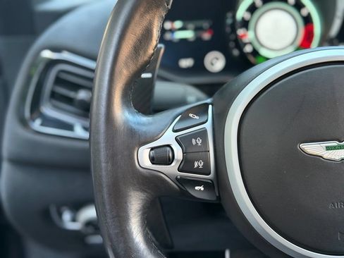 Used 2019 Aston Martin V8 Vantage Coupe RWD image 38