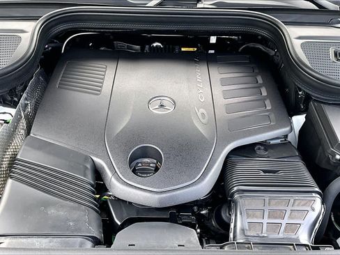 Certified 2025 Mercedes-Benz GLS 450 4MATIC image 33