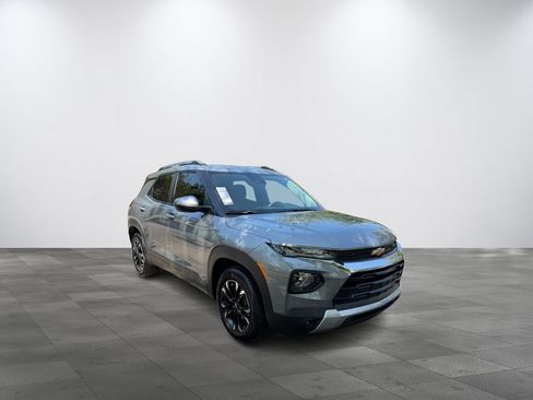 Used 2023 Chevrolet TrailBlazer LT w/ Convenience Package FWD image 1