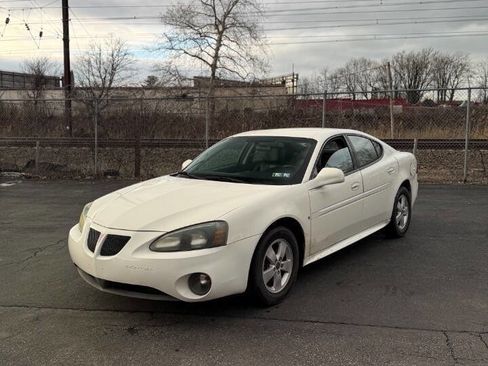 Used 2006 Pontiac Grand Prix Base 4dr Sedan w/ Premium Package image 2