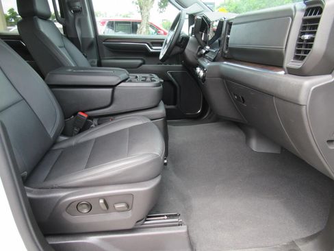 Used 2024 GMC Sierra 1500 SLT AWD/4WD image 11
