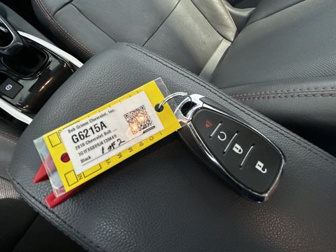 Used 2018 Chevrolet Bolt Premier w/ Driver Confidence II Package FWD image 4