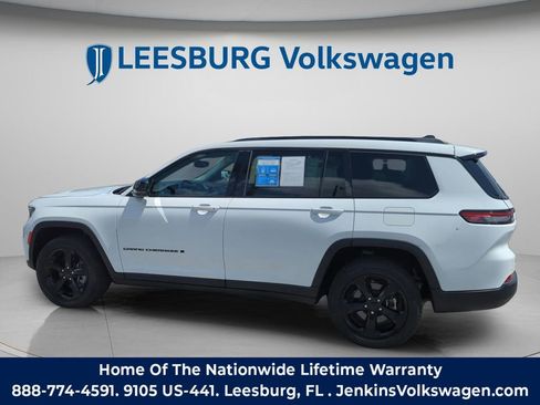 Used 2022 Jeep Grand Cherokee L Limited w/ Black Appearance Package AWD/4WD image 10