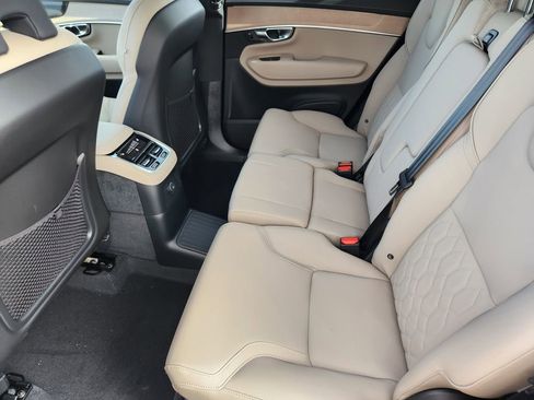 New 2026 Volvo XC90 T8 Plus w/ Protection Package Premier AWD/4WD image 18