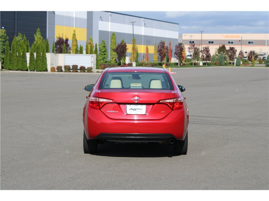 Used 2017 Toyota Corolla LE w/ Carpet Mat Package (TMS) FWD image 5