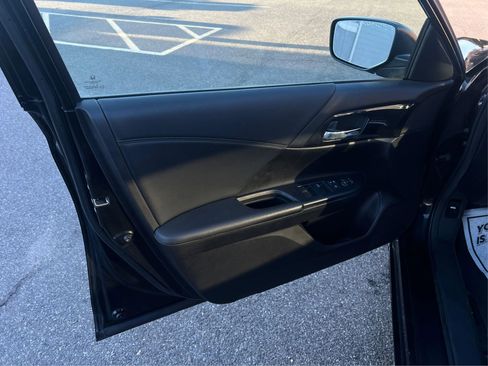 Used 2013 Honda Accord Sport image 22