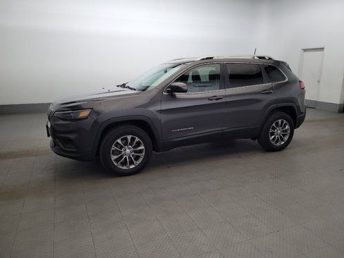 Used 2020 Jeep Cherokee Latitude Plus AWD/4WD image 2