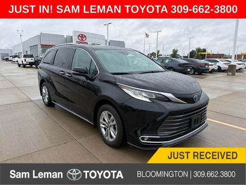 Used 2024 Toyota Sienna Limited AWD/4WD image 1
