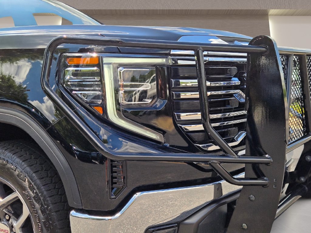 Used 2024 GMC Sierra 1500 SLT AWD/4WD image 2