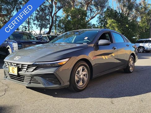 Used 2024 Hyundai Elantra SE image 12