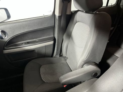 Used 2010 Chevrolet HHR LT image 24