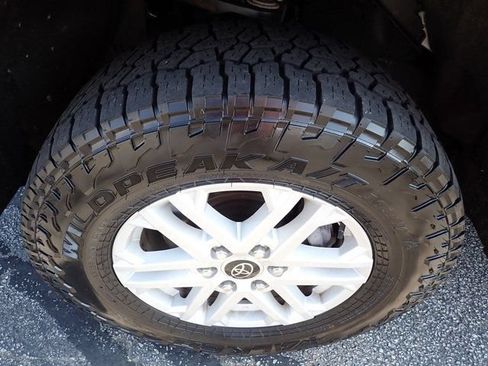Used 2022 Toyota Tundra SR5 AWD/4WD image 13