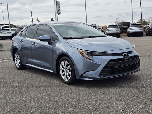 Used 2024 Toyota Corolla LE image 5