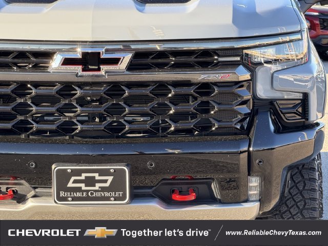 Used 2025 Chevrolet Silverado 1500 ZR2 w/ Technology Package AWD/4WD image 9