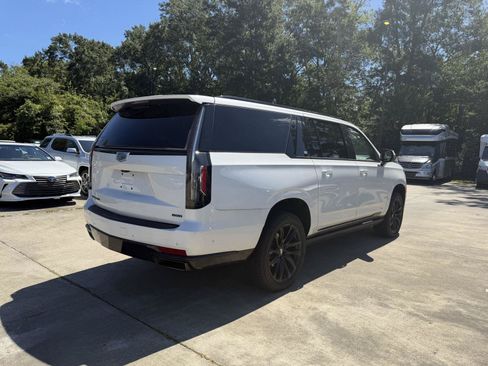Used 2024 Cadillac Escalade ESV Sport Platinum w/ LPO, ONYX Package AWD/4WD image 28
