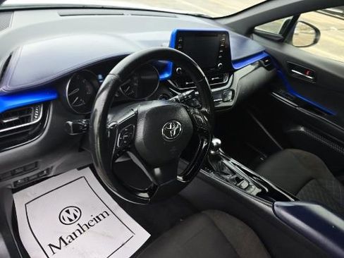 Used 2021 Toyota C-HR XLE image 6