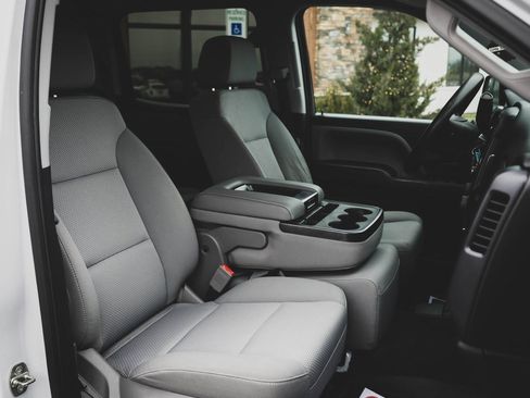 Used 2018 Chevrolet Silverado 1500 Custom w/ Custom Value Package image 24