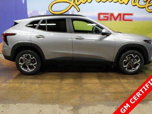 Certified 2024 Chevrolet Trax LT image 1