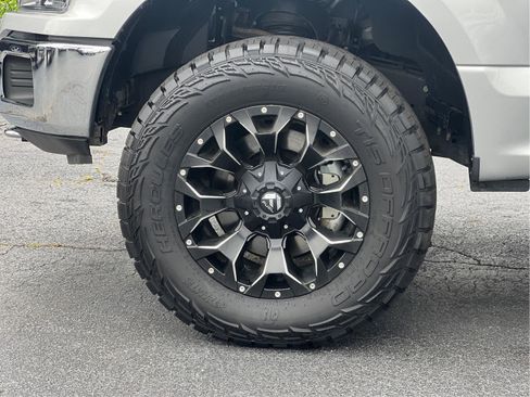 Used 2018 Ford F150 XLT w/ Equipment Group 302A Luxury AWD/4WD image 29