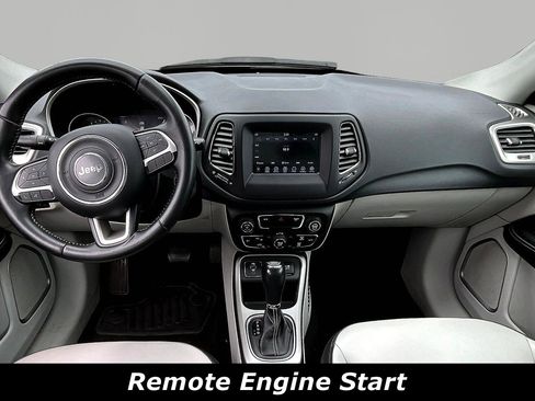 Used 2018 Jeep Compass Latitude w/ Popular Equipment Group FWD image 7