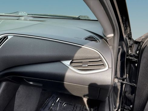 Used 2022 Chevrolet Malibu LT FWD image 25
