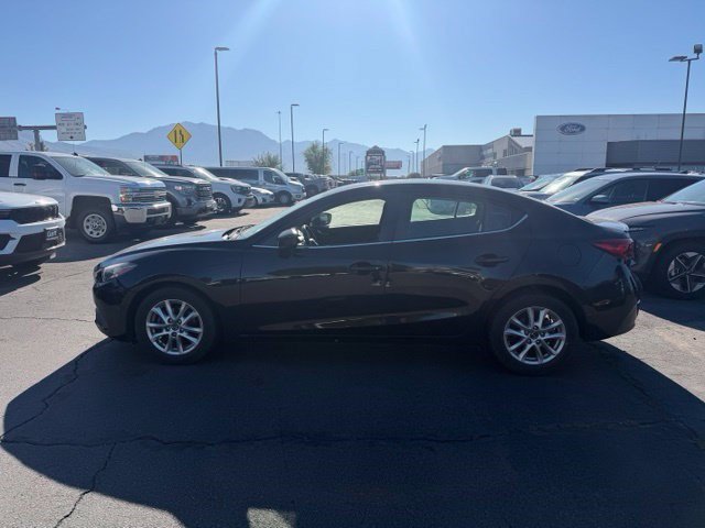 Used 2015 MAZDA MAZDA3 i Touring w/ Technology Package FWD image 11