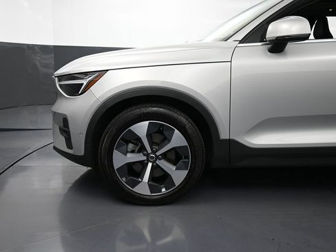 Used 2023 Volvo XC40 B5 Plus w/ Driver Assist Package AWD/4WD image 12