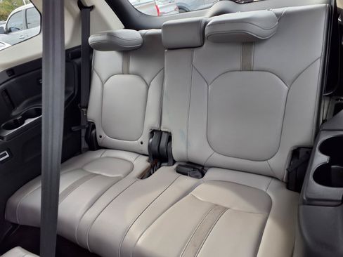 Used 2024 Honda Pilot EX-L image 19