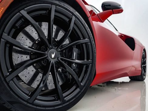 Used 2023 McLaren Artura RWD image 5