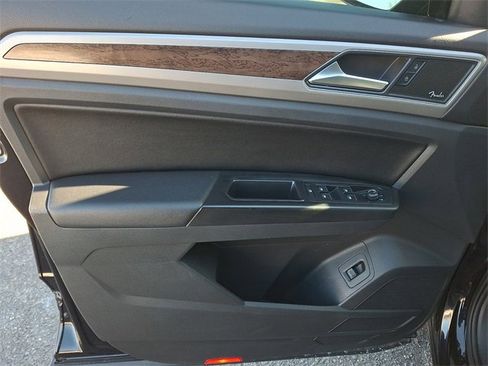 Used 2019 Volkswagen Atlas SEL Premium image 12