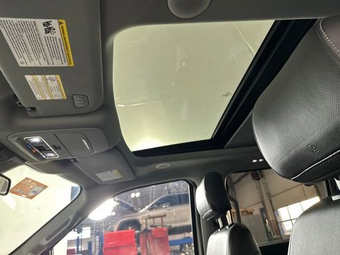 Used 2022 Ford F150 Lariat w/ Equipment Group 502A High image 30