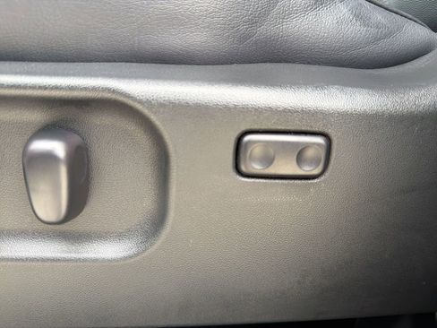 Used 2023 Toyota Tacoma Limited image 29