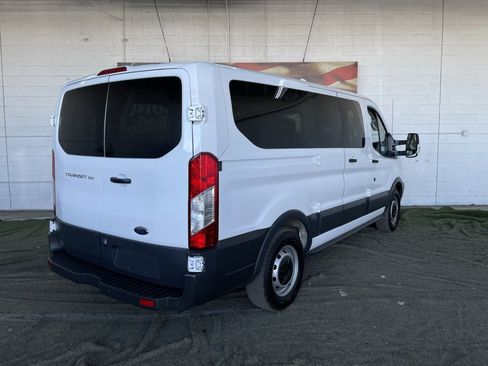 Used 2017 Ford Transit 150 XL image 5