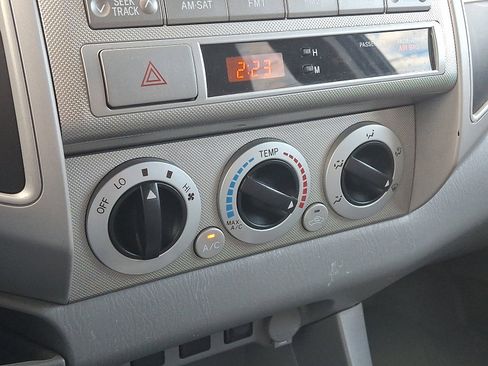 Used 2010 Toyota Tacoma PreRunner image 15