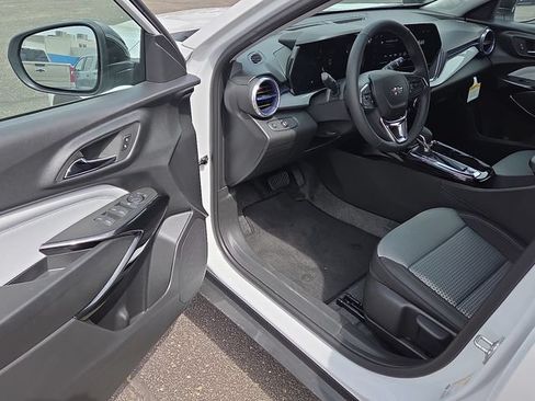 New 2026 Chevrolet Trax LT w/ Midnight Edition FWD image 10