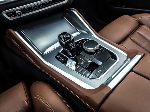 Used 2022 BMW X6 xDrive40i w/ Premium Package image 6