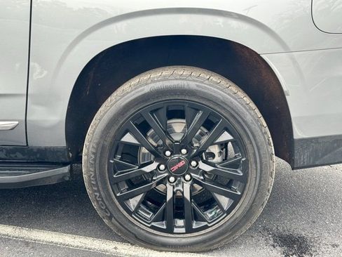 Used 2023 GMC Yukon XL SLT image 30