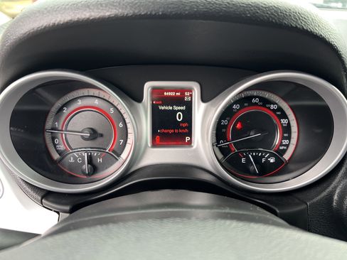 Used 2020 Dodge Journey SE image 30