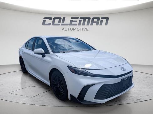 Used 2025 Toyota Camry SE FWD image 22